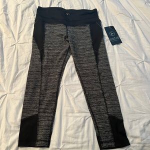 Active life crop leggings NWT